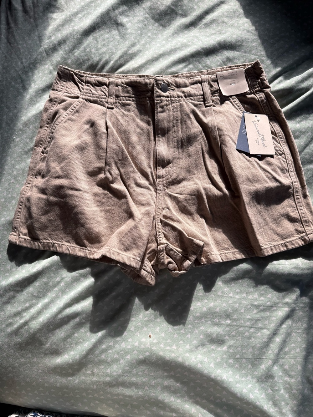 Universal Thread High-Waist Pleated Shorts - Light Taupe